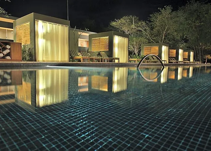 El Mangroove Papagayo, Autograph Collection